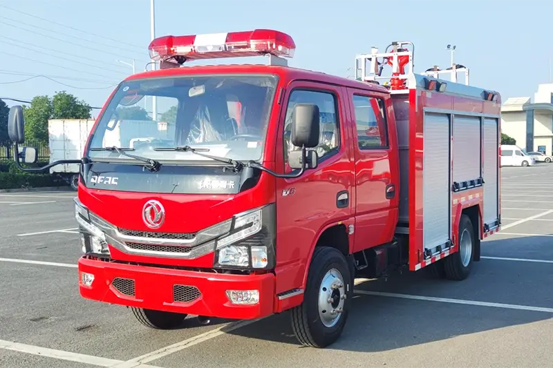 Xe chữa cháy kết hợp bột khô và bọt