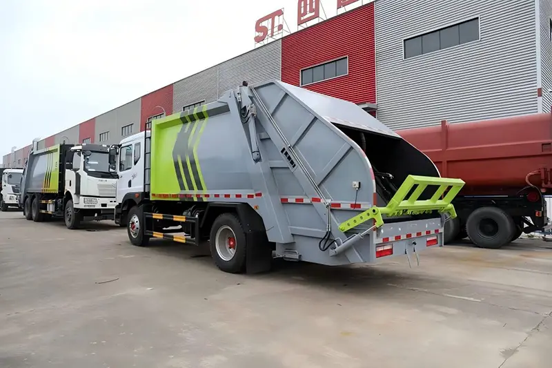 Compression Garbage Truck