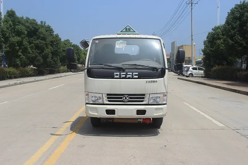 Xe bồn tiếp nhiên liệu